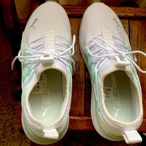 Puma sneakers white and light green size 71/2